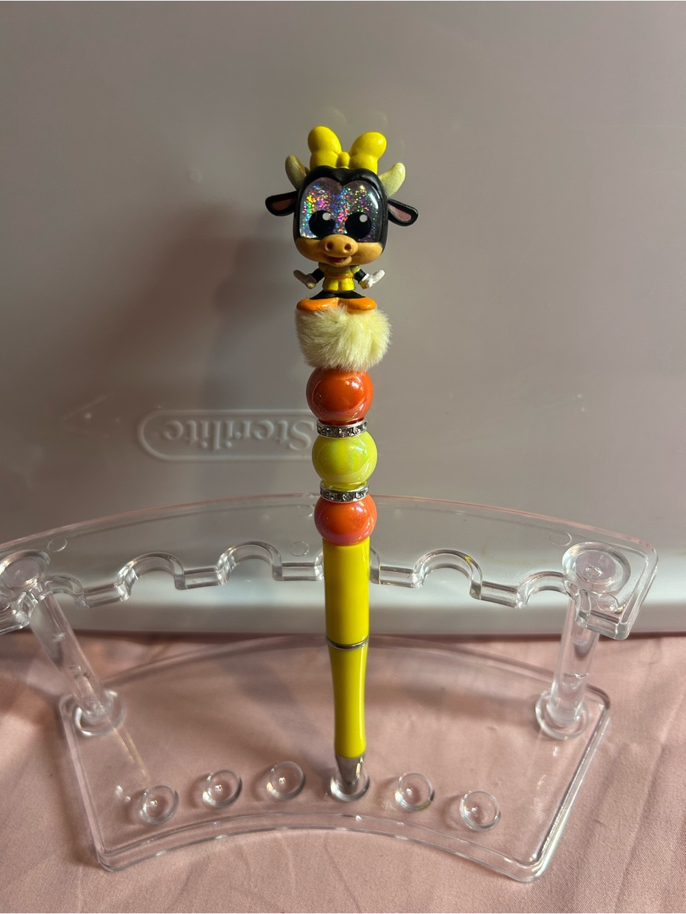 Disney Doorable Clarabelle cow beaded pen